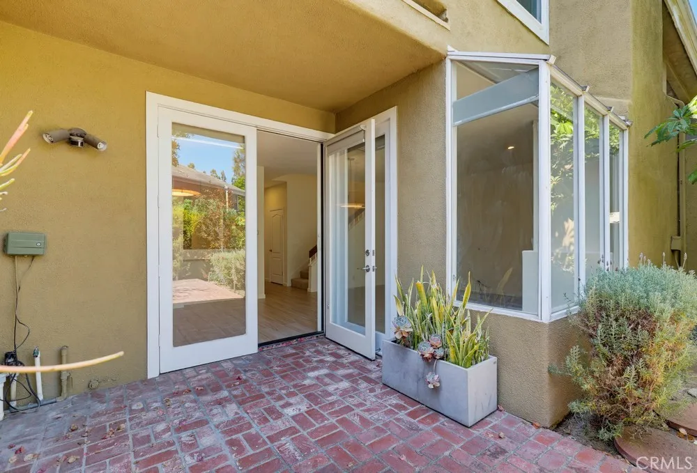 16 Lehigh Aisle Irvine, CA 92612