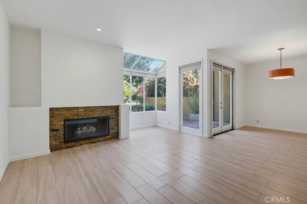 16 Lehigh Aisle Irvine, CA 92612