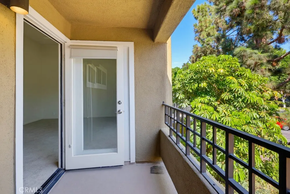 16 Lehigh Aisle Irvine, CA 92612