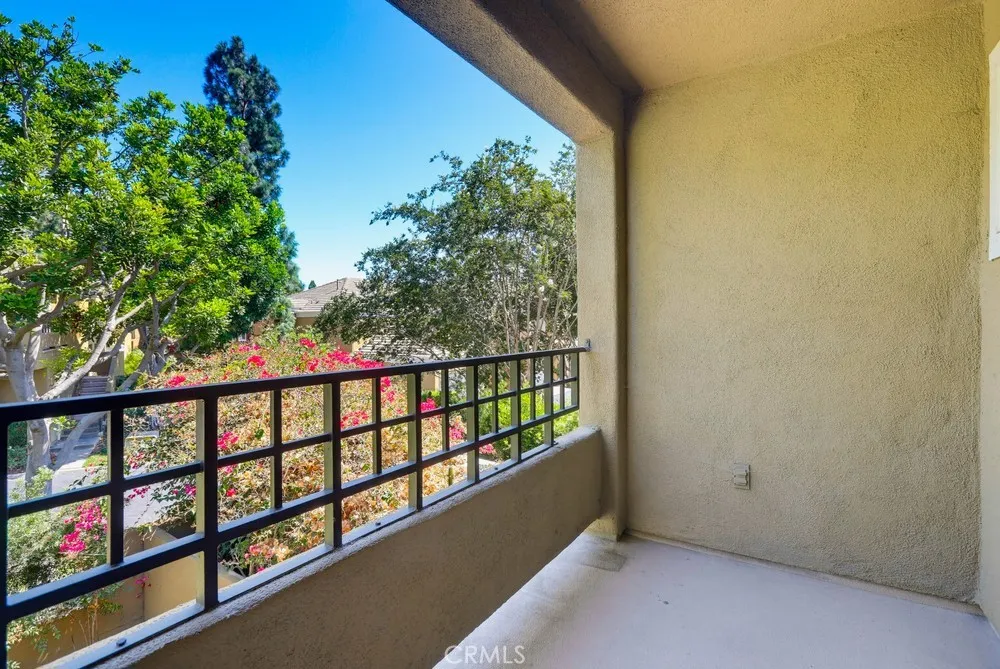 16 Lehigh Aisle Irvine, CA 92612