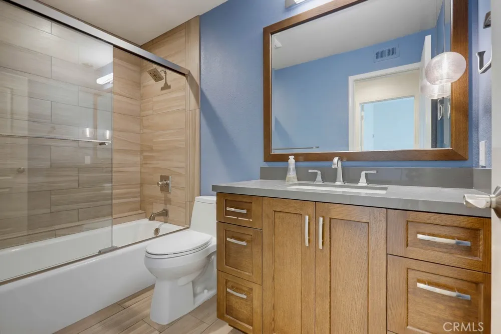 16 Lehigh Aisle Irvine, CA 92612