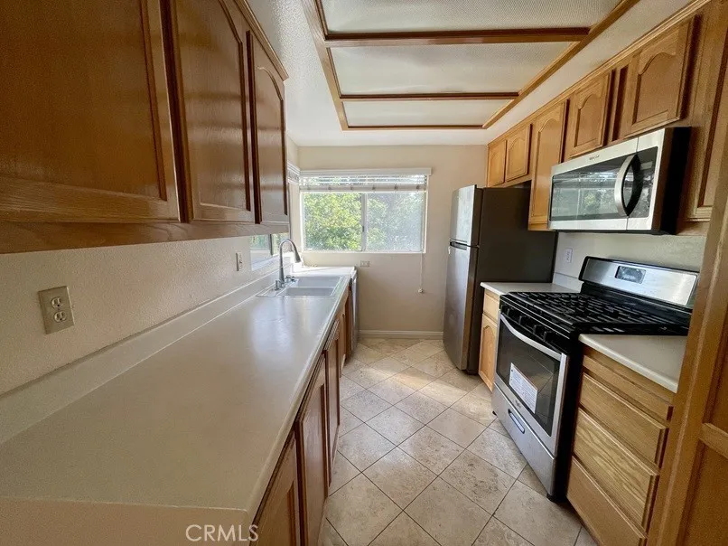 32 Echo Run Irvine, CA 92614