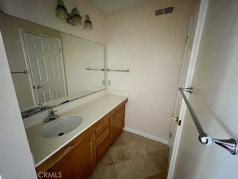 32 Echo Run Irvine, CA 92614