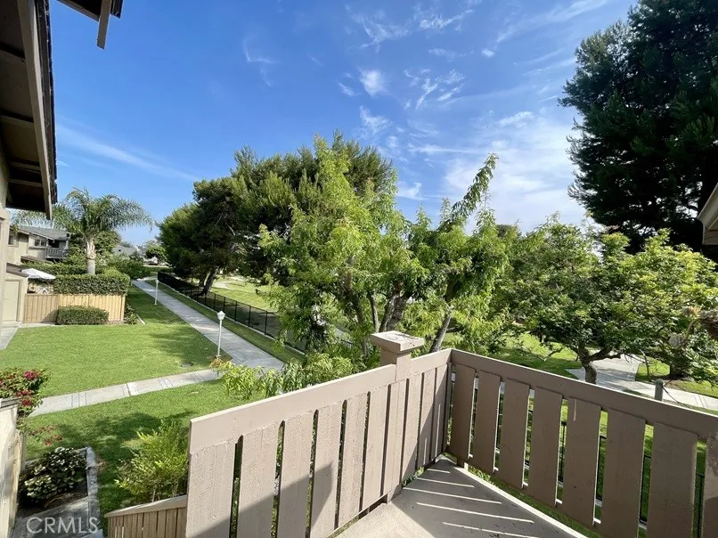 32 Echo Run Irvine, CA 92614