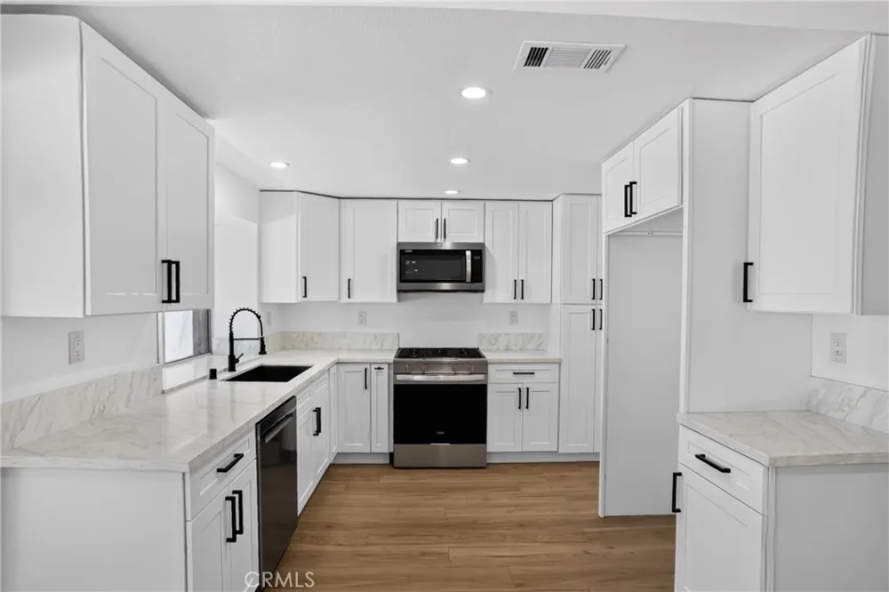 37127 Daisy Street Palmdale, CA 93550