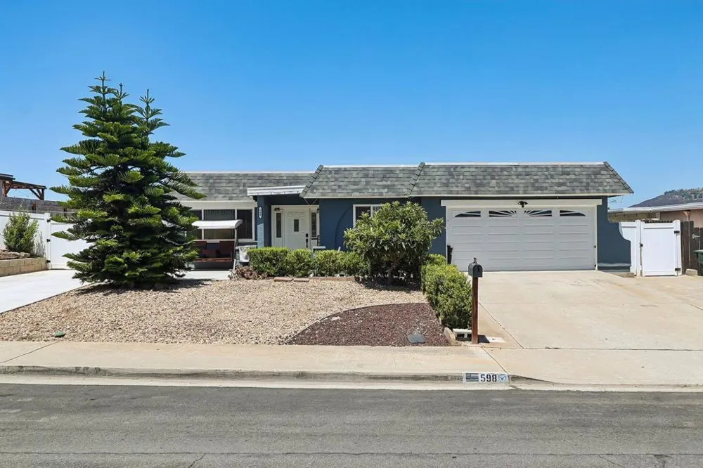 598 Tam O Shanter Dr San Marcos, CA 92069