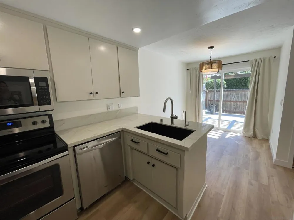 9595 Easter Way #5 San Diego, CA 92121