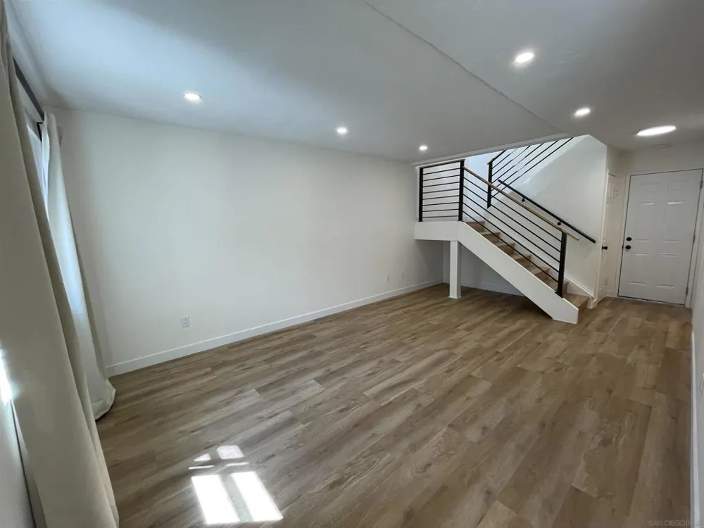 9595 Easter Way #5 San Diego, CA 92121