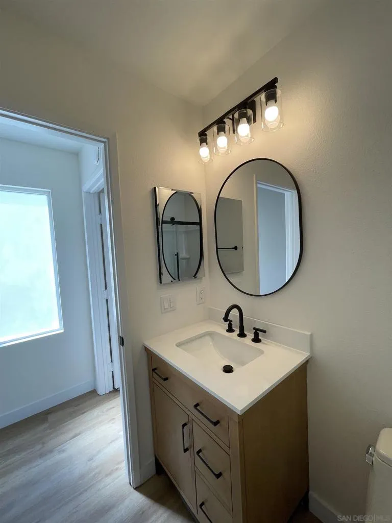 9595 Easter Way #5 San Diego, CA 92121