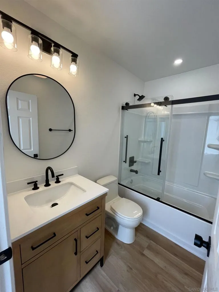 9595 Easter Way #5 San Diego, CA 92121