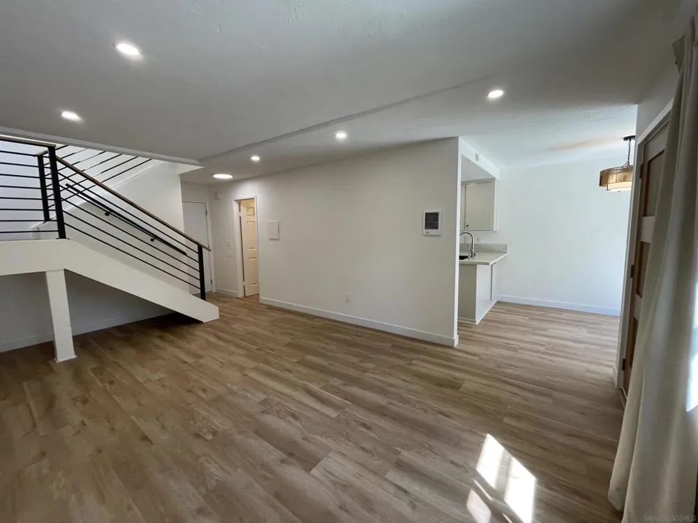 9595 Easter Way #5 San Diego, CA 92121