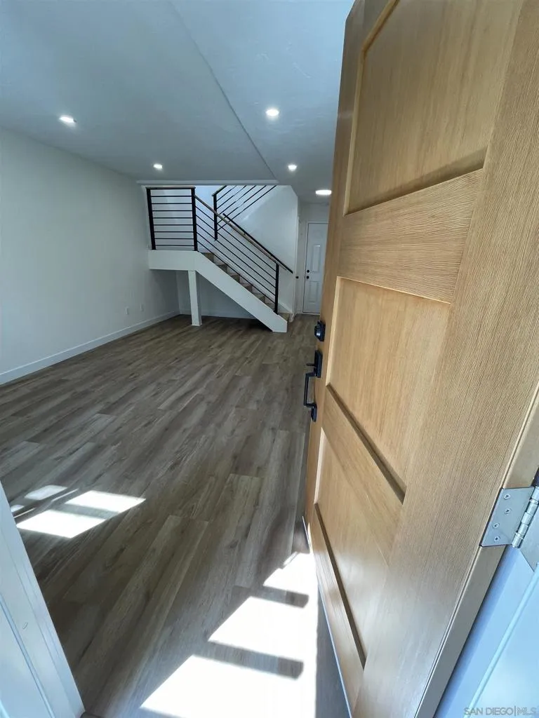 9595 Easter Way #5 San Diego, CA 92121