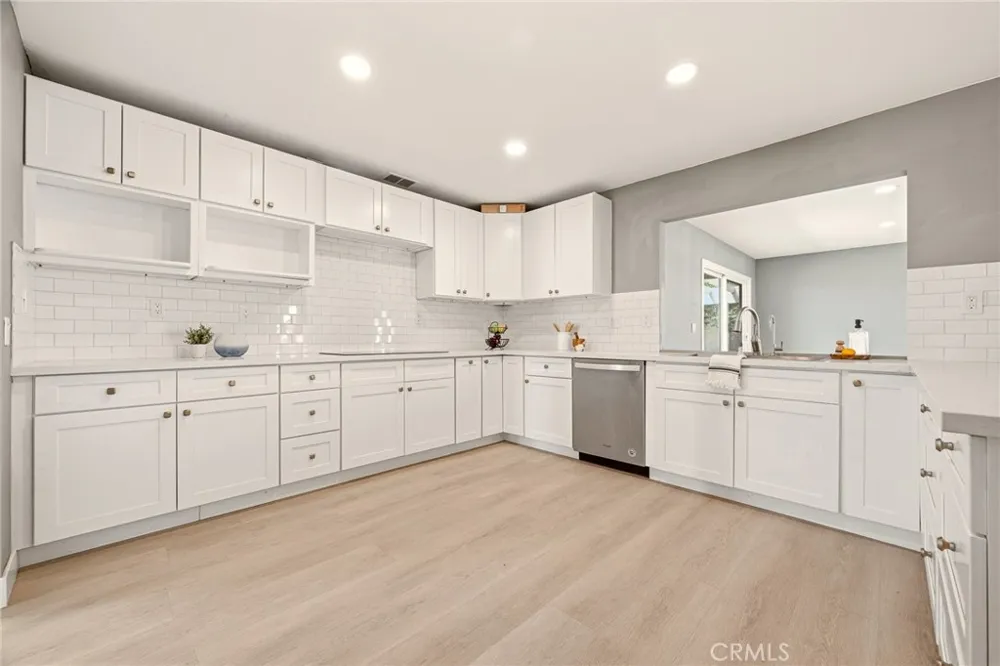 1486 S Cypress Avenue Ontario, CA 91762