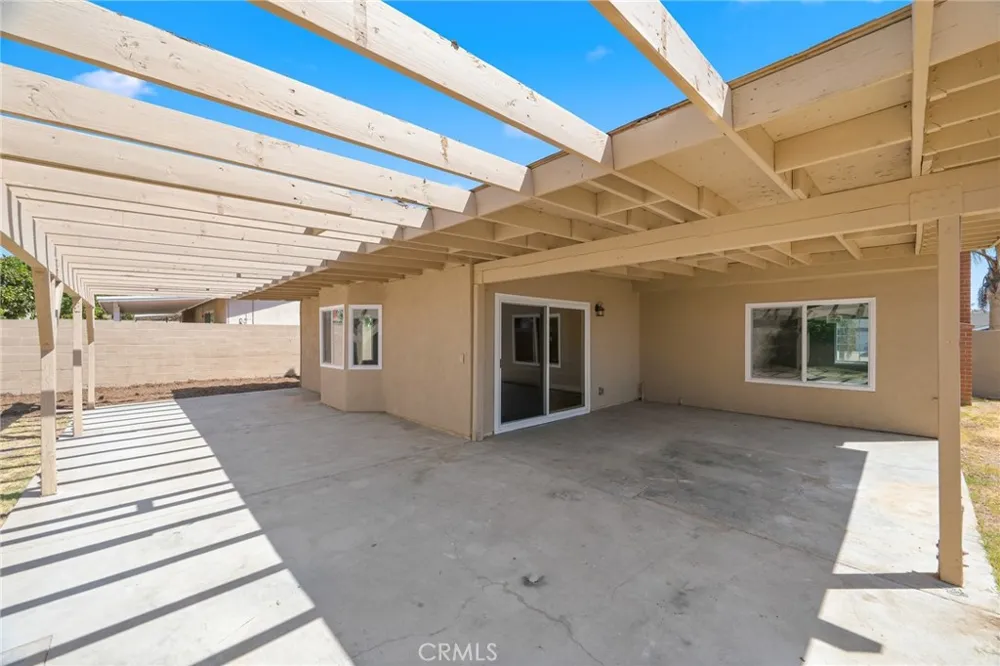 1486 S Cypress Avenue Ontario, CA 91762