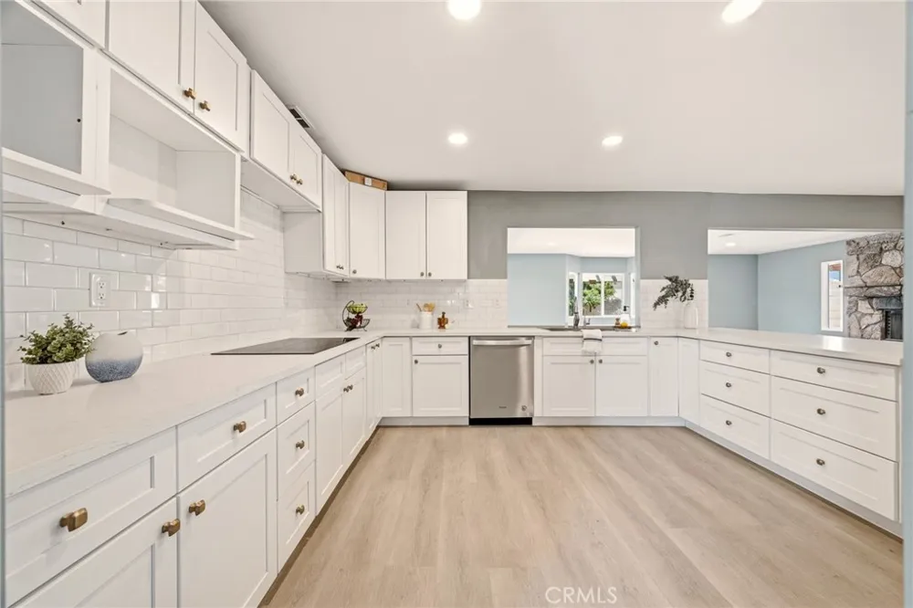 1486 S Cypress Avenue Ontario, CA 91762