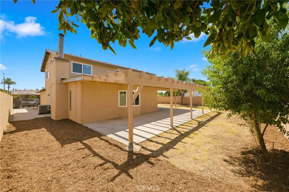 1486 S Cypress Avenue Ontario, CA 91762