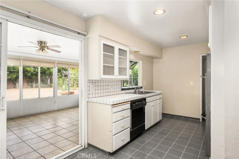 2211 Meyer Costa Mesa, CA 92627