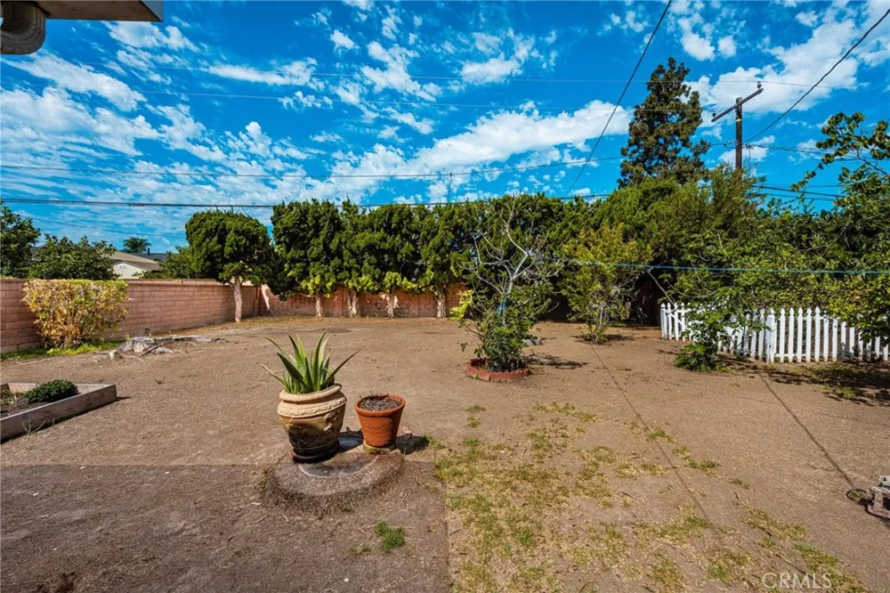 2211 Meyer Costa Mesa, CA 92627