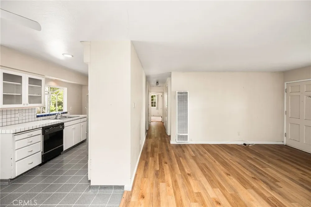 2211 Meyer Costa Mesa, CA 92627