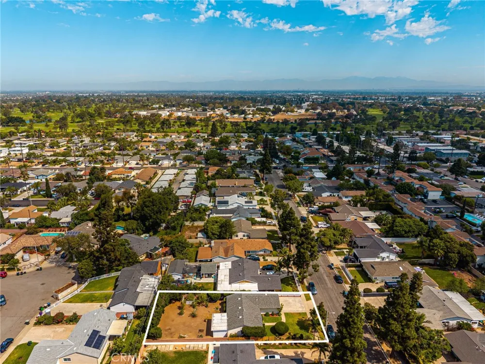 2211 Meyer Costa Mesa, CA 92627