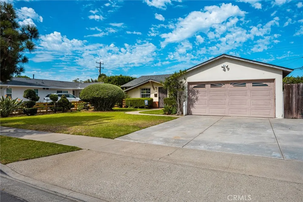 2211 Meyer Costa Mesa, CA 92627