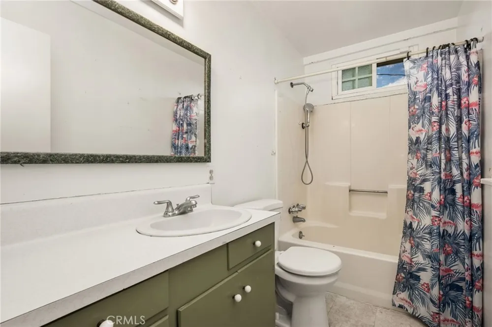 2211 Meyer Costa Mesa, CA 92627
