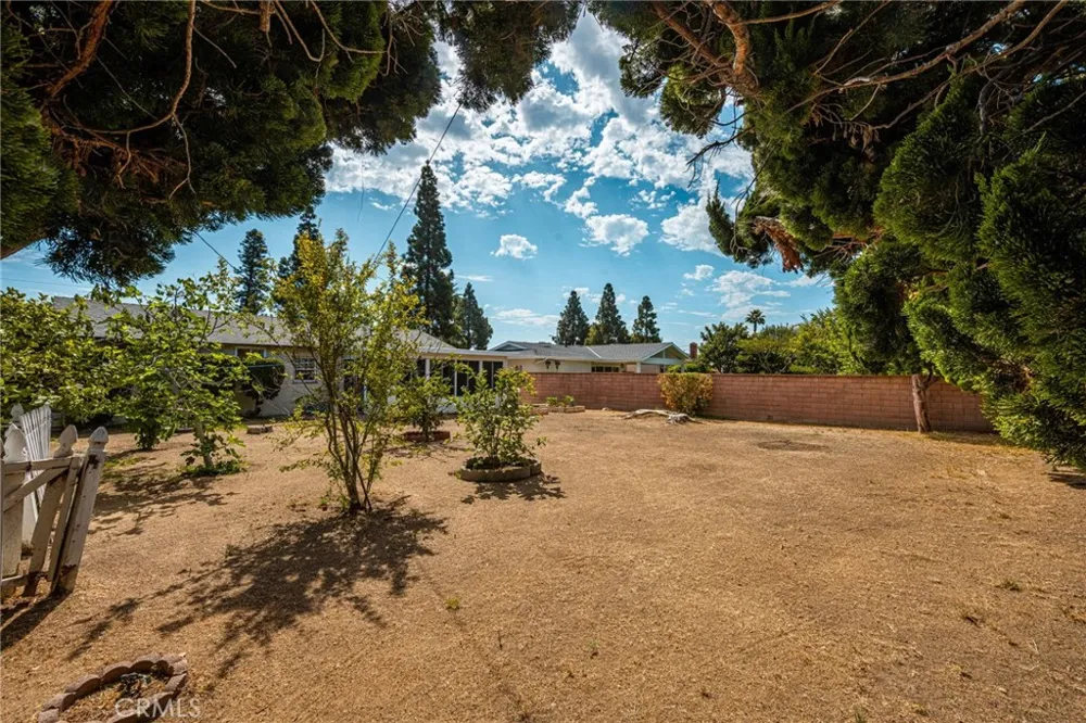 2211 Meyer Costa Mesa, CA 92627