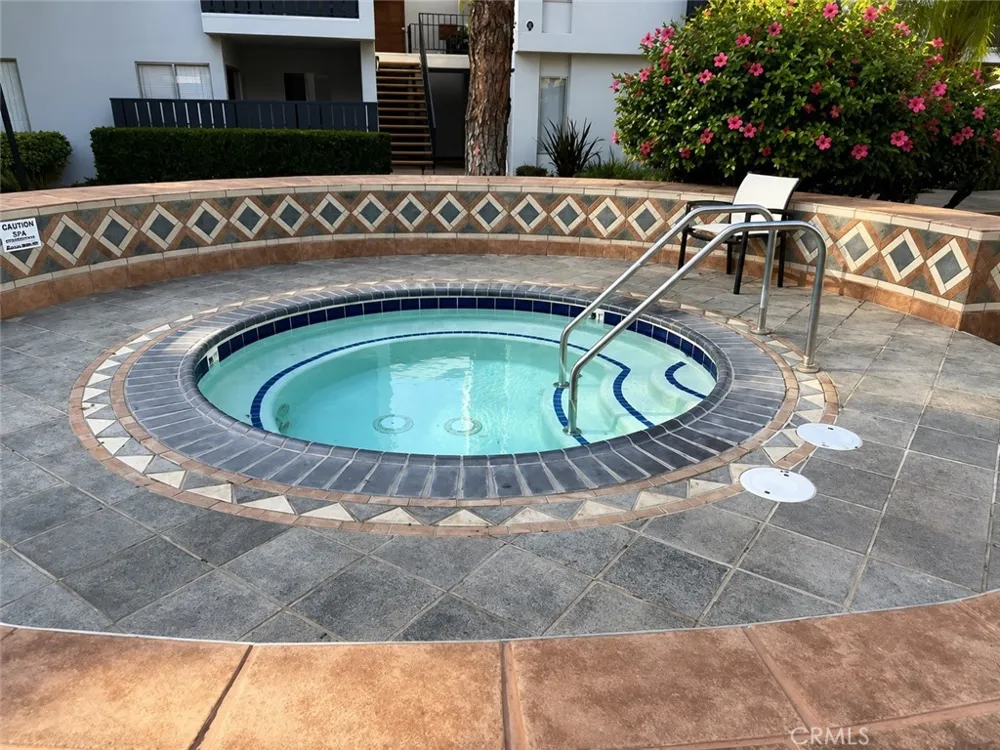 18645 Hatteras Street #206 Tarzana, CA 91356