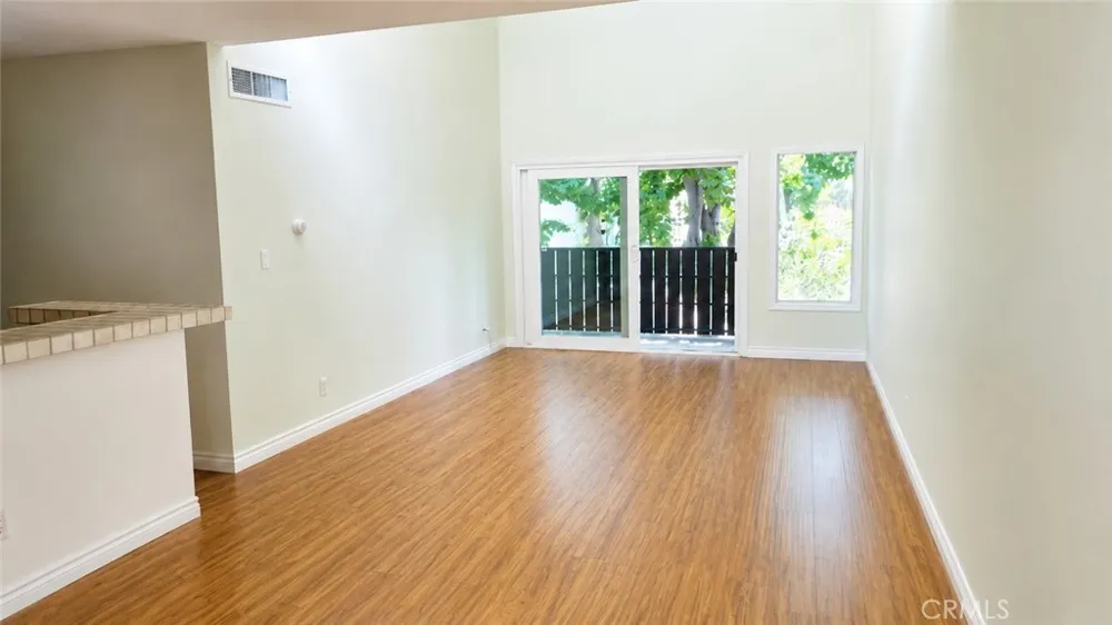18645 Hatteras Street #206 Tarzana, CA 91356