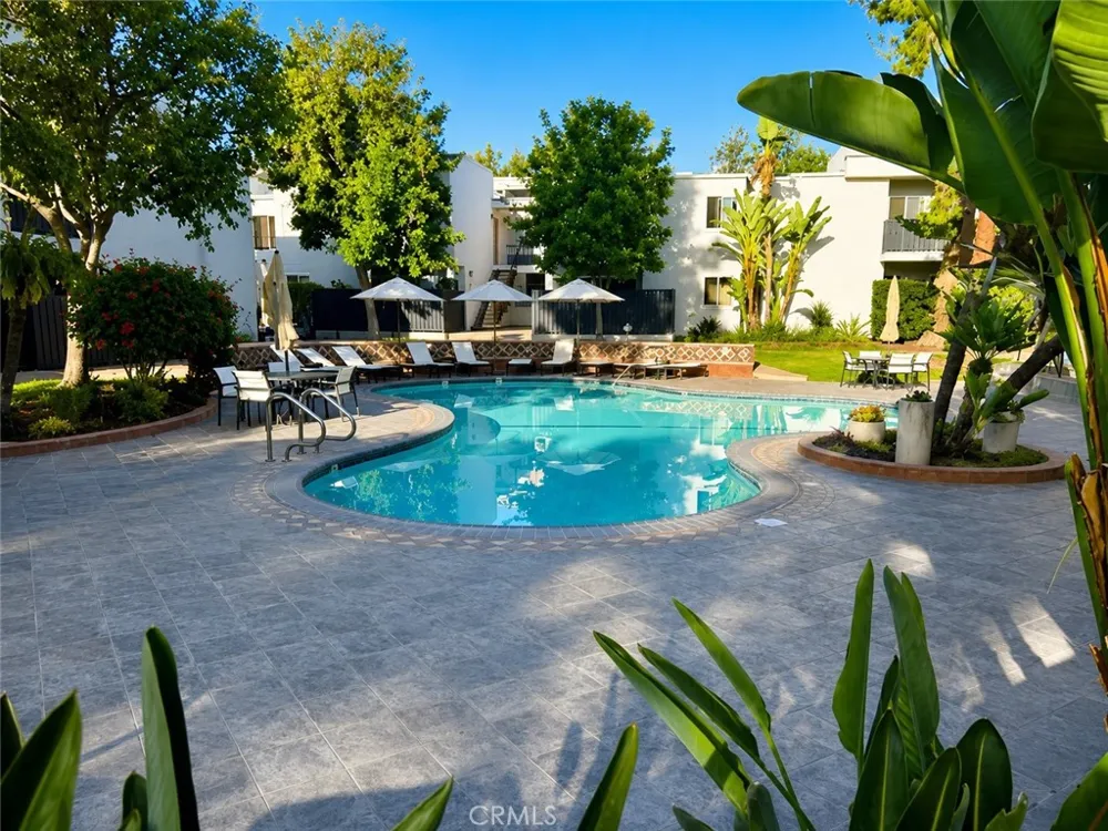 18645 Hatteras Street #206 Tarzana, CA 91356