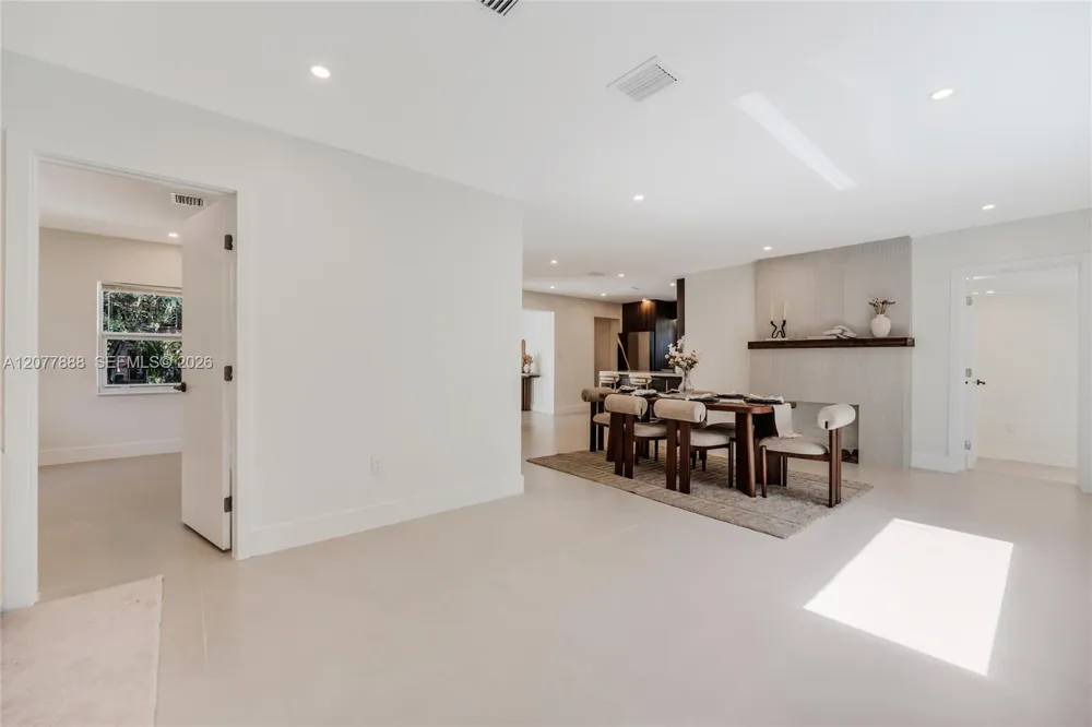 8318 NE 3rd CT Miami, FL 33138