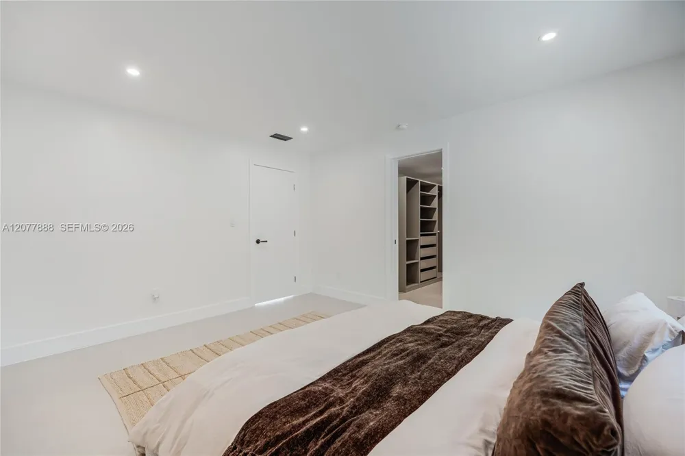 8318 NE 3rd CT Miami, FL 33138
