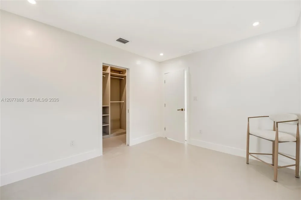 8318 NE 3rd CT Miami, FL 33138