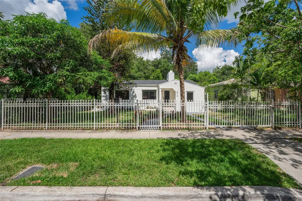 8318 NE 3rd CT Miami, FL 33138
