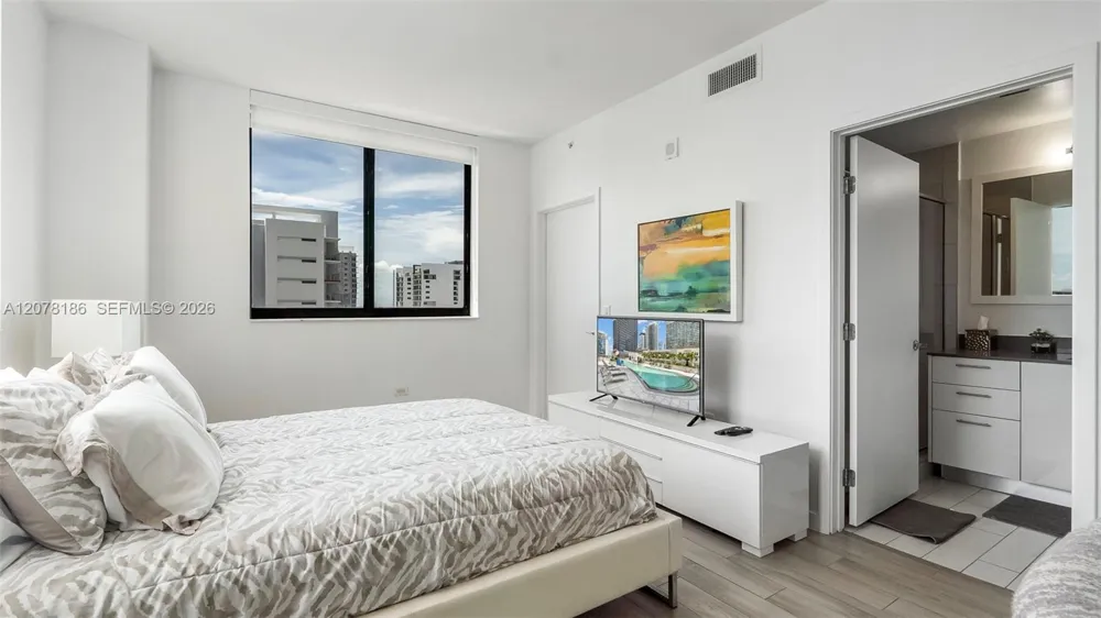 999 SW 1st Ave #2004 Miami, FL 33130