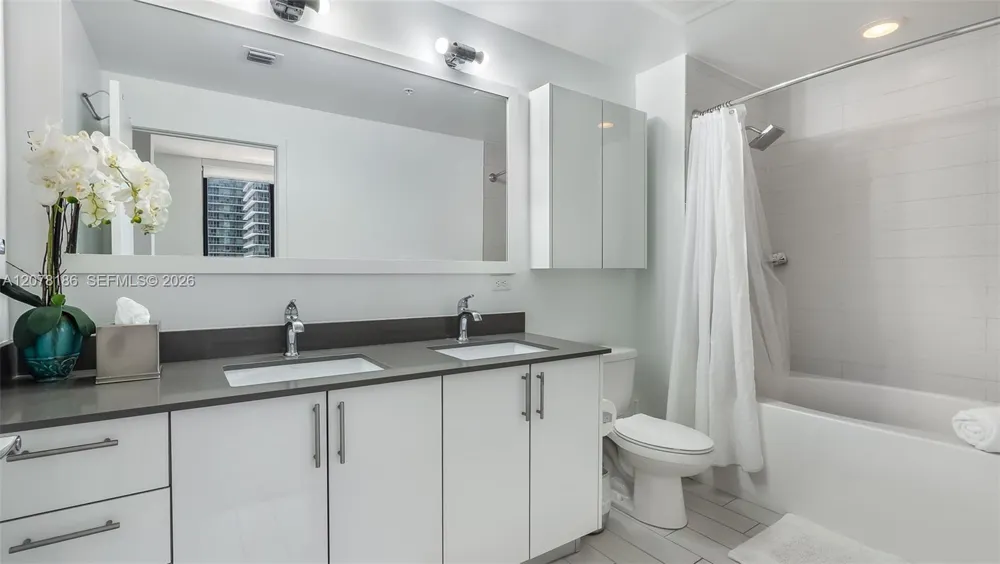 999 SW 1st Ave #2004 Miami, FL 33130