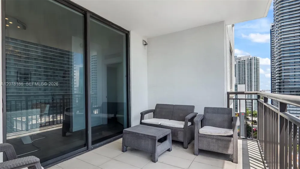 999 SW 1st Ave #2004 Miami, FL 33130