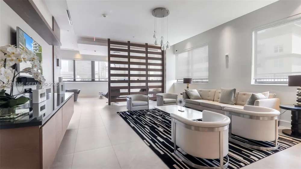 999 SW 1st Ave #2004 Miami, FL 33130