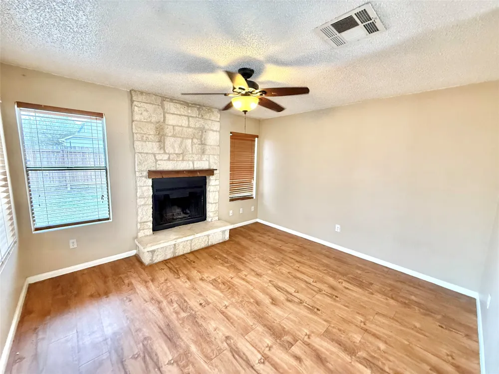 8811 Schick Road #B Austin, TX 78729
