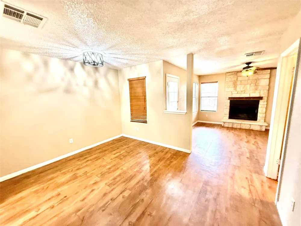 8811 Schick Road #B Austin, TX 78729
