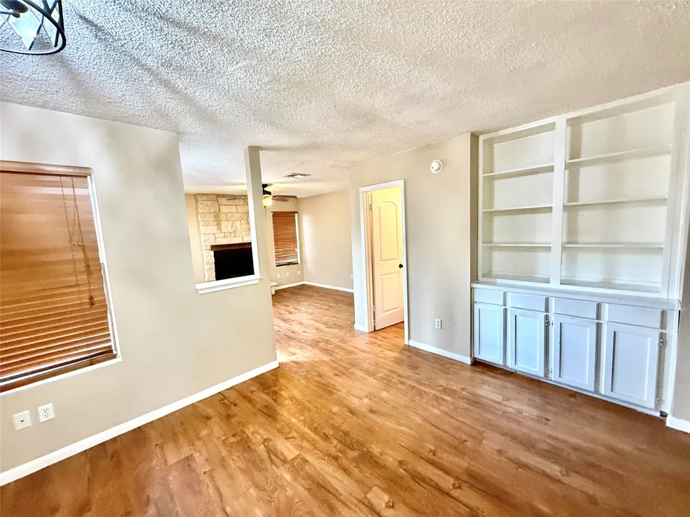 8811 Schick Road #B Austin, TX 78729