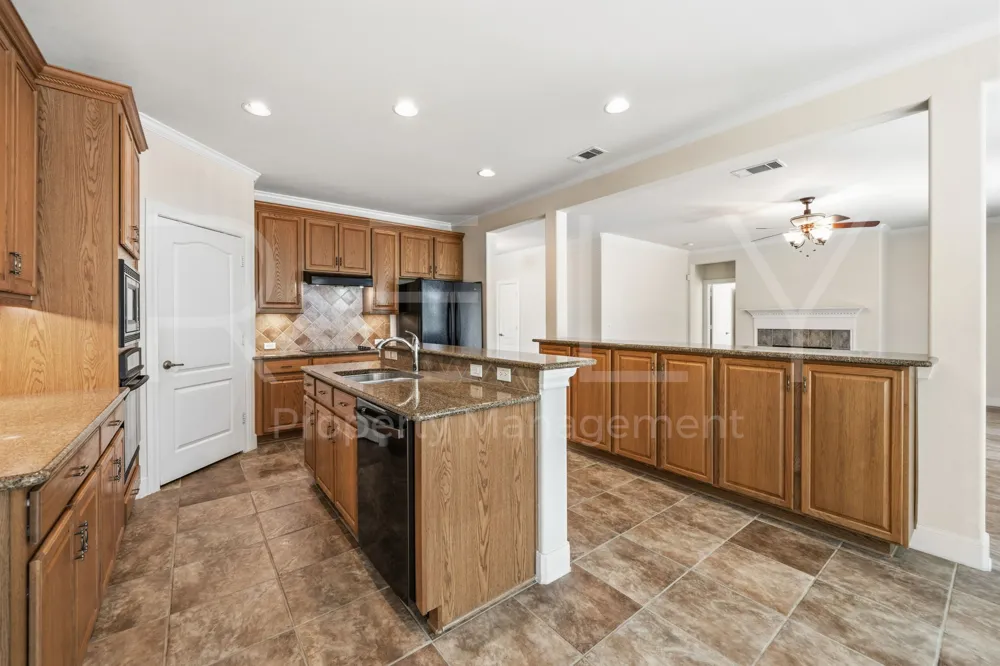 808 Armstrong Drive Georgetown, TX 78633