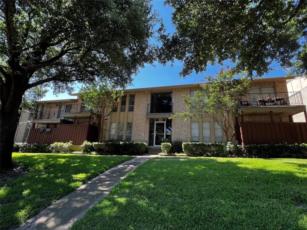 5826 Sandhurst Lane #C Dallas, TX 75206