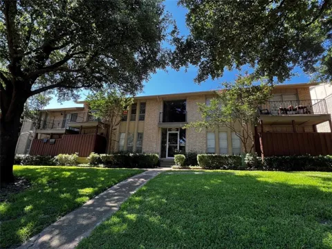 5826 Sandhurst Lane #C
