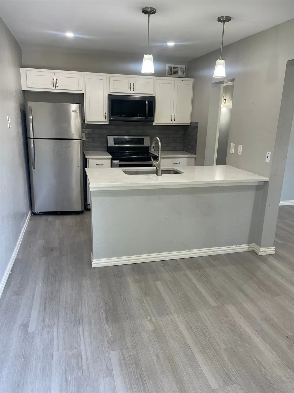 5826 Sandhurst Lane #C Dallas, TX 75206