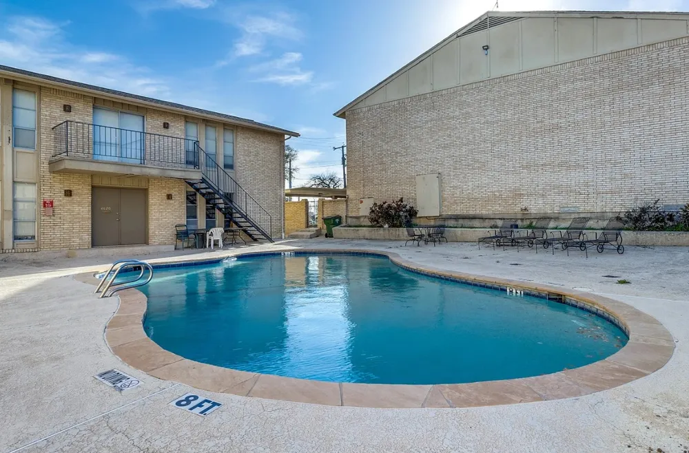 5826 Sandhurst Lane #C Dallas, TX 75206
