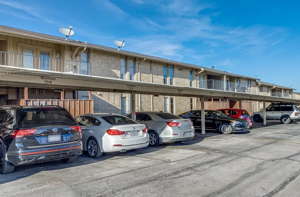 5826 Sandhurst Lane #C Dallas, TX 75206