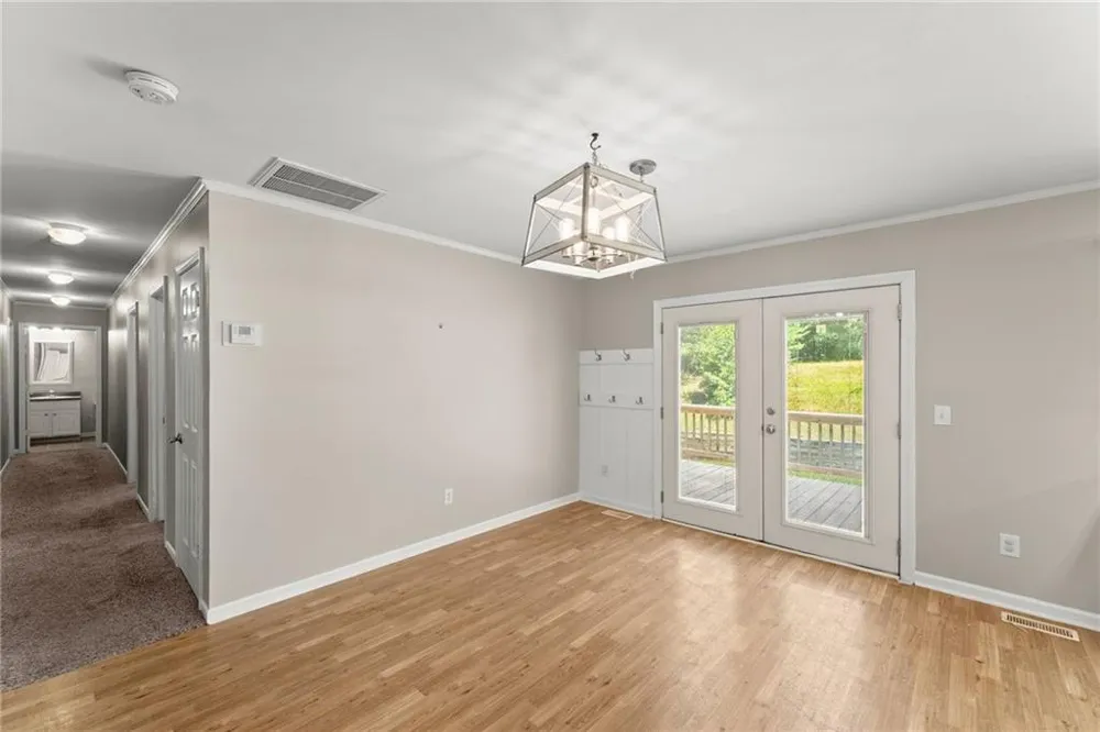 82 Bobbys Drive Cleveland, GA 30528