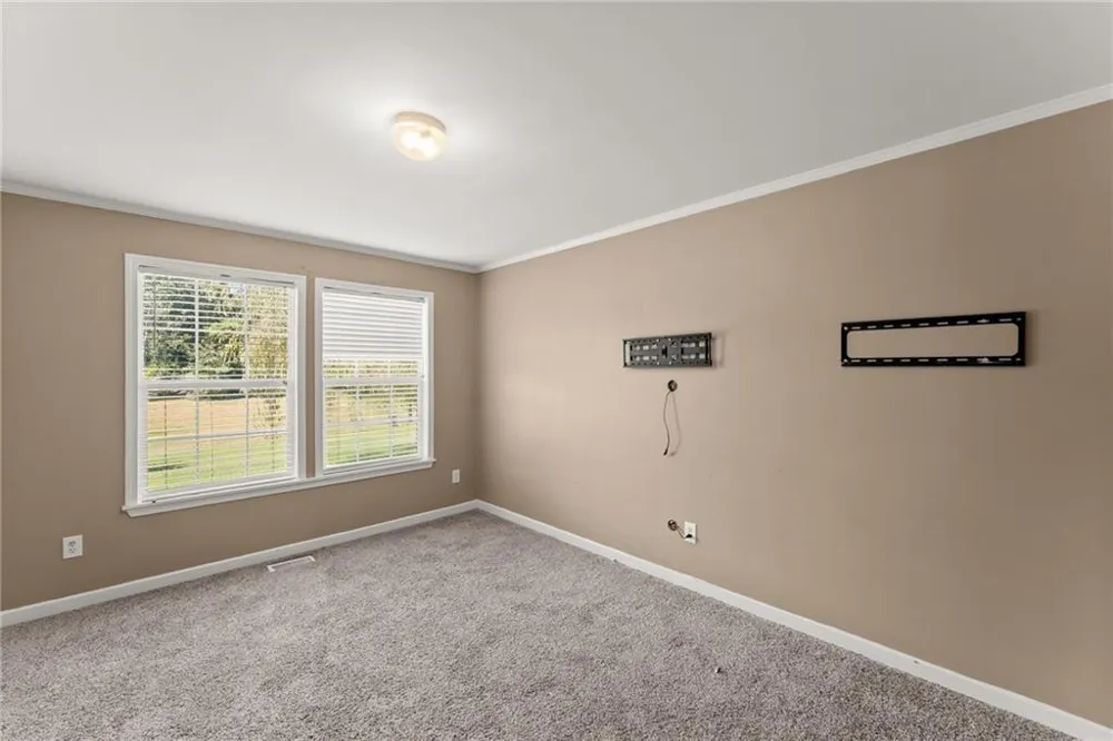 82 Bobbys Drive Cleveland, GA 30528