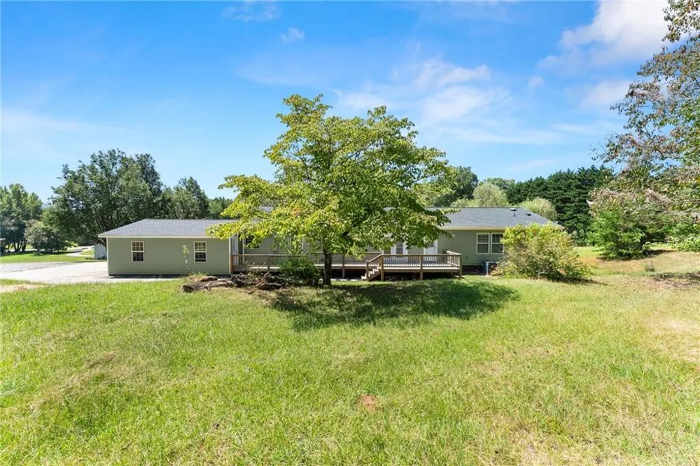 82 Bobbys Drive Cleveland, GA 30528